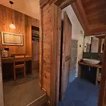Bed & Breakfast Hibou Chambres Affittacamere Cogne 3*