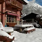 Bed & Breakfast Hibou Chambres Affittacamere Cogne
